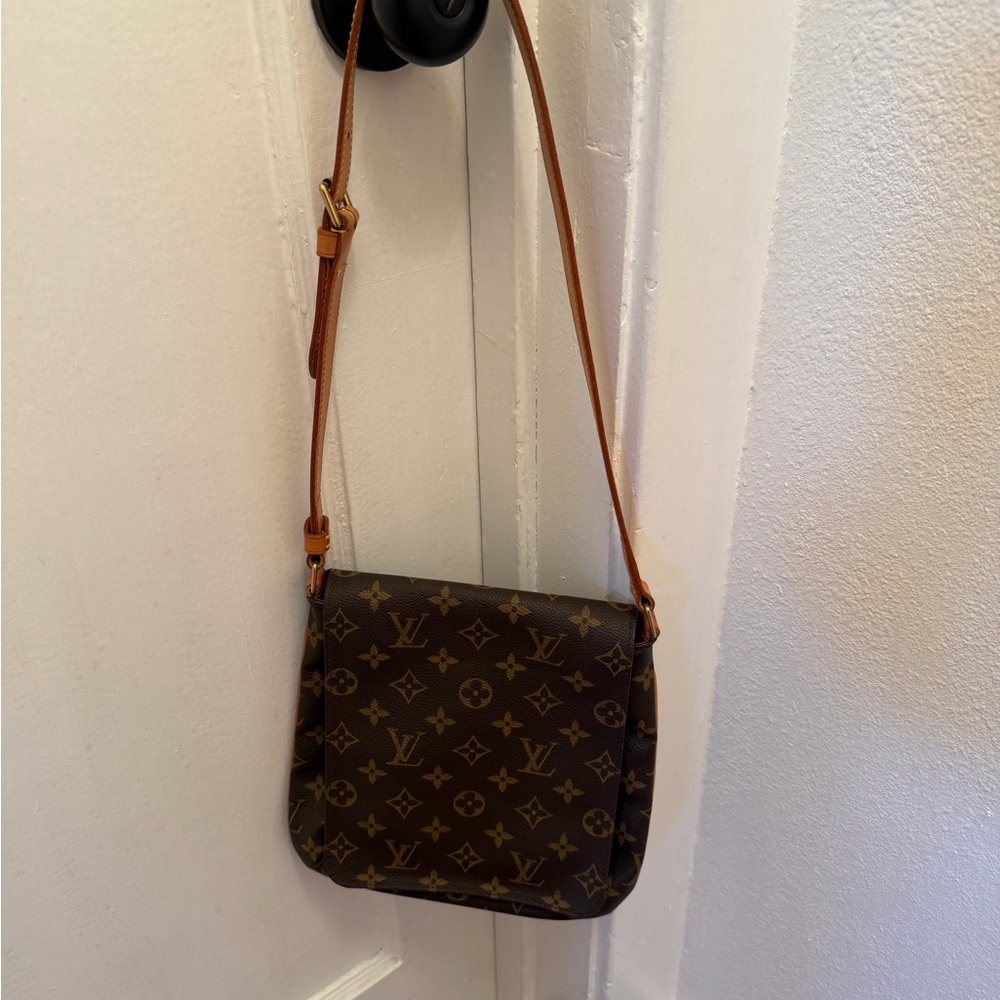SOLD- Louis Vuitton Monogram Musette Salsa w/COA